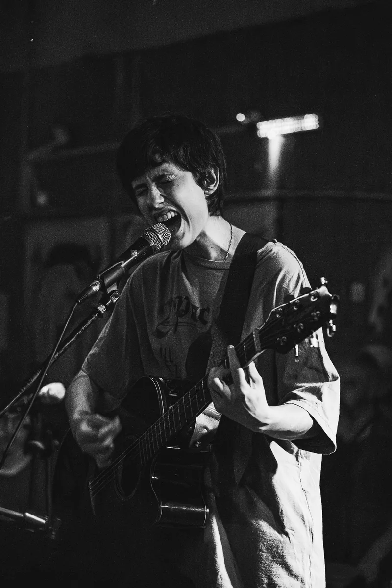 Fotografía en vivo de Nina Suárez en recital