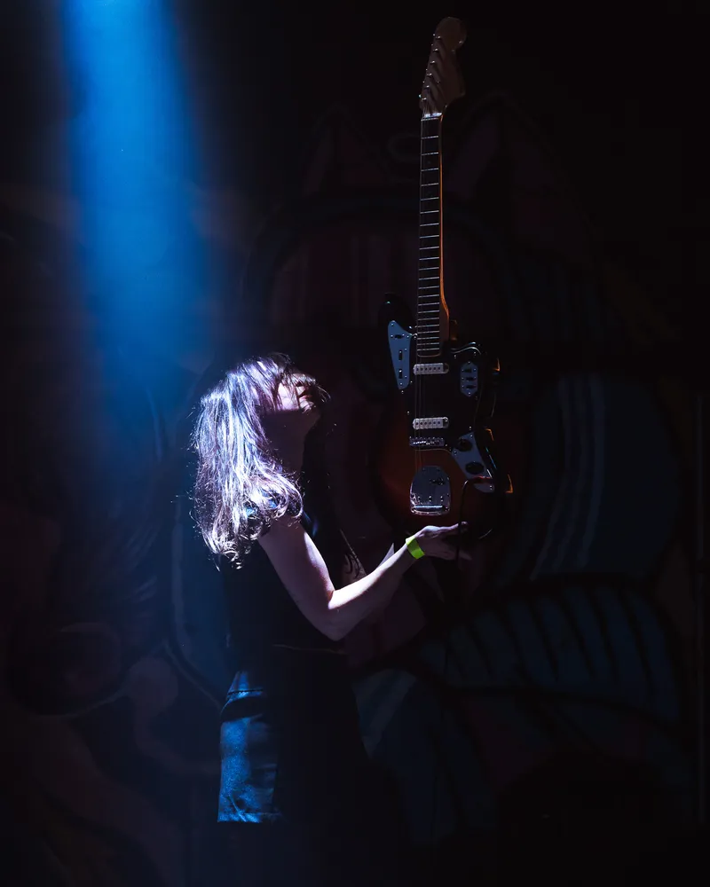 Fotografía en vivo de Riel en recital